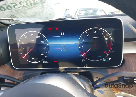 2024 Mercedes-Benz C 300 z USA, uszkodzony, nr VIN W1KAF4GB4RR213680